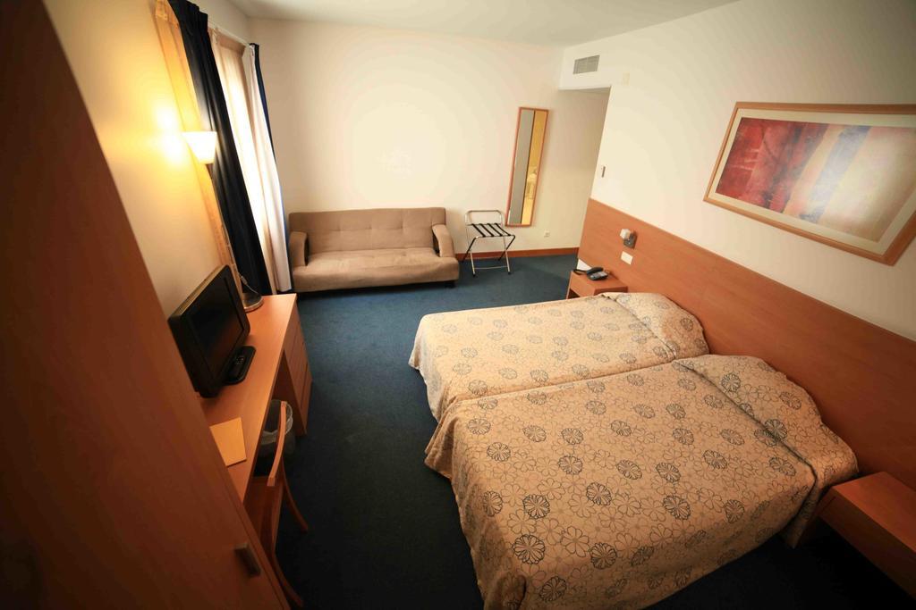 Hotel Matriz Ponta Delgada Chambre photo